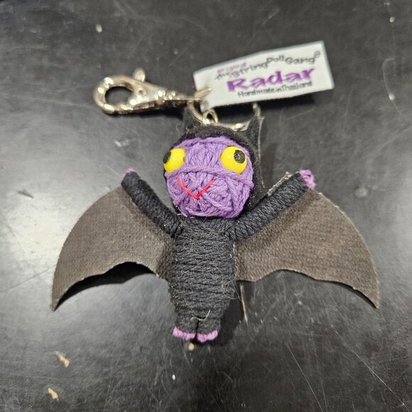 The String doll gang Radar Bat keychain - Picture 1 of 2